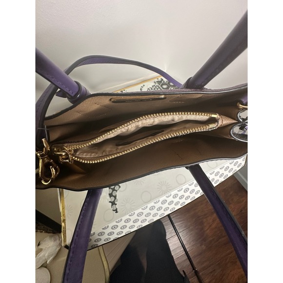 Michael Kors Purple Leather Satchel Bag Gold Lock Adjustable Strap‎ Top Handle - Picture 8 of 8